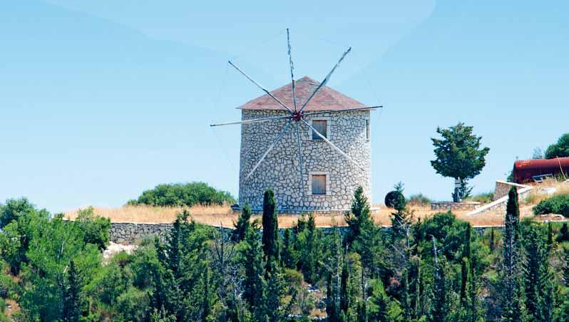 Výlety Athos lodní výlet Uzavřený církevní stát Athos se nachází na poloostrově Chalkidiki. Přísně si hlídá svůj zavedený řád a podobně jako Tibet je místem, kde se nachází nejvíce mnichů na světě.