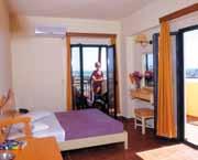 > Kréta Chersonissos > Cenový tip Letovisko: Chersonissos Stravování: all inclusive Obědy: bufetové Večeře: bufetové Poloha: menší rodinný apartmánový komplex se nachází na kopci s nádherným výhledem