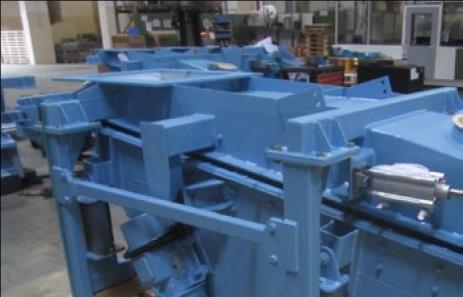 Vibrační žlaby s nevyvážkovým motorovým pohonem Vibrating feeders with unbalanced motor drives Použití Application IFE vibrační podavače s vibračním nevyvážkovým pohonem