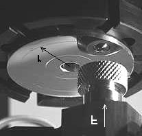 Tribologické vlastnosti systémů tenká vrstvasubstrát byly analyzovány na tribometru pracující na principu Pin on Disk za těchto parametrů: Load : 10,00N Radius : 7,00mm Speed : 10,00cm/s Distance: