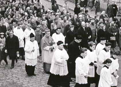 Miloslav Vlk Foto: archiv Miloslava Vlka, archiv Arcibiskupství pražského krajské nebo okresní správy, v závislosti na příslušném místě působení Miloslava Vlka.