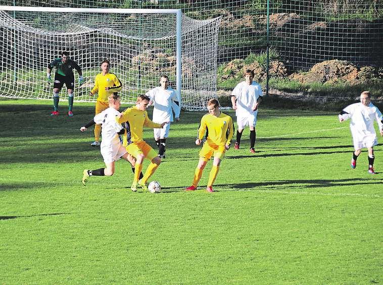 Benešovsko 9. února 2018 23 Struhařov čekáboj ozáchranu Fotbalisté Struhařova se už těší na první jarní kolo krajské 1. Btřídy, vněmž je čeká třaskavé derby proti sousedním Teplýšovicím.
