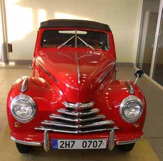 Minule jsme představili Škodu Popular 1 100 vyrobenou roku 1940, dnes se podíváme na o deset let mladší model Škodu 1101 Tudor Roadster. nebo roadster (na obrázku).