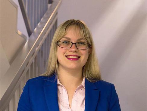 KONFERENCE A SEMINÁŘE KST ČR Když jsem se naší přednášející zeptal, nakolik jsou si ruské a české účetní předpisy podobné, tak mi odpověděla, že vůbec, sama jen prý půl roku věnovala tomu, aby se
