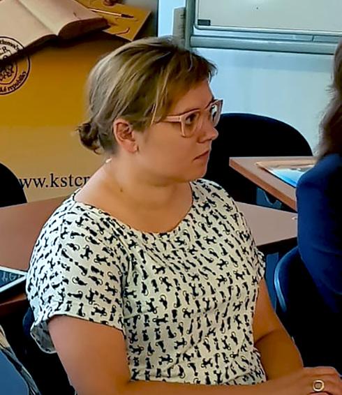 CO VÁS MŮŽE ZAJÍMAT ŠUŠOTÁŽ NÁVOD NA PŘEŽITÍ V jedné z tlumočnických skupin na facebooku vyvěsila v dubnu letošního roku kolegyně Ina Maertens, soudní tlumočnice ruštiny a angličtiny a členka KST ČR,