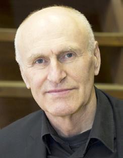 KOUTEK POEZIE WILIAM SHAKESPEARE SONET Č. 146 Ubohá duše, v hříšném těle vězíš, tělesné pudy se v něm vzpurně sváří, proč uvnitř zmíráš, hladovíš jak v cele, tvůj zevnějšek však nádherou jen září?
