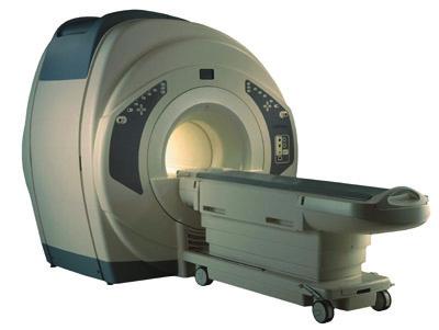 Matrix Completion Data Separation MRI Phase retrieval Magnetic Resonance Imaging MRI má n kolik vlastností, které umoº ují efektivní pouºití Compressed Sensning: 1.
