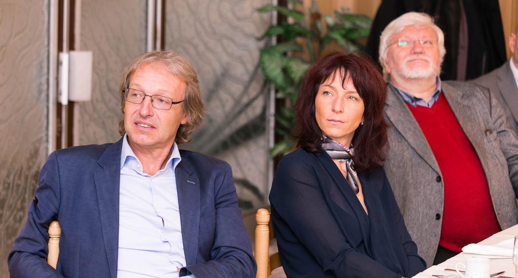 2016) panem děkanem prof.
