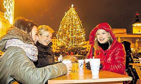 5plus2 p ADVENT ČR Punč patří mezi tradiční teplé zimní nápoje, ovšem v Česku pořád není tak populární jako například u našich sousedů v Rakousku nebo Německu.