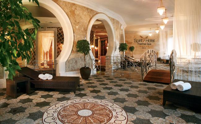 Sárvár Spirit Hotel Thermal Spa***** Praha Sárvár 462 km, Brno Sárvár 259 km, Ostrava Sárvár 440 km, Písek Sárvár 374 km Tento jedinečný hotel má vlastní termální lázně a je obklopen lesy a jezery v