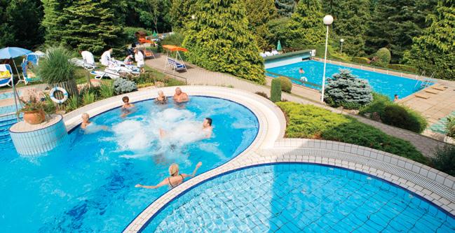 Health Spa Resort Aqua**** Praha Hévíz 524 km, Brno Hévíz 321 km, Ostrava Hévíz 471 km, Písek Hévíz 439 km. Hévíz ALL INCLUSIVE Hotel má vlastní termální lázně.