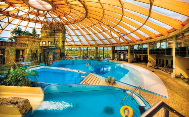 Aquaworld Resort Budapest**** Budapešť Praha Budapešť 528 km, Brno Budapešť 325 km, Ostrava Budapešť 472 km, Písek Budapešť 485 km Hotel je největším hotelovým komplexem propojeným s aqua-parkem ve