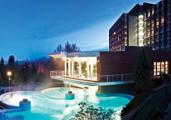 RELAXAČNÍ POBYTY / AUTOBUSEM Hévíz Health Spa Resort Aqua**** Program: 1. den odjezd v ranních hodinách, příjezd do Hévízu, od cca 14.00 h ubytování a koupání v lázních hotelu. 2. a 3.