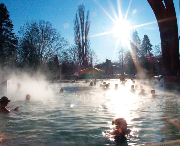 POBYTY AUTOBUSEM Bükfürdő hotel Répce Gold**** Lázně V Bükfürdő narazili výzkumníci ropy v r. 1971 na pramen o teplotě 58 C, který chrlí z hloubky země 1 000 l/min.