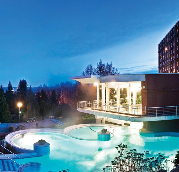 POBYTY AUTOBUSEM Hévíz Health Spa Resort Aqua**** ALL INCLUSIVE Lázně Jen 6 km od severního pobřeží Balatonu je vzdáleno nejznámější a nejstarší maďarské lázeňské městečko, které se od 18.