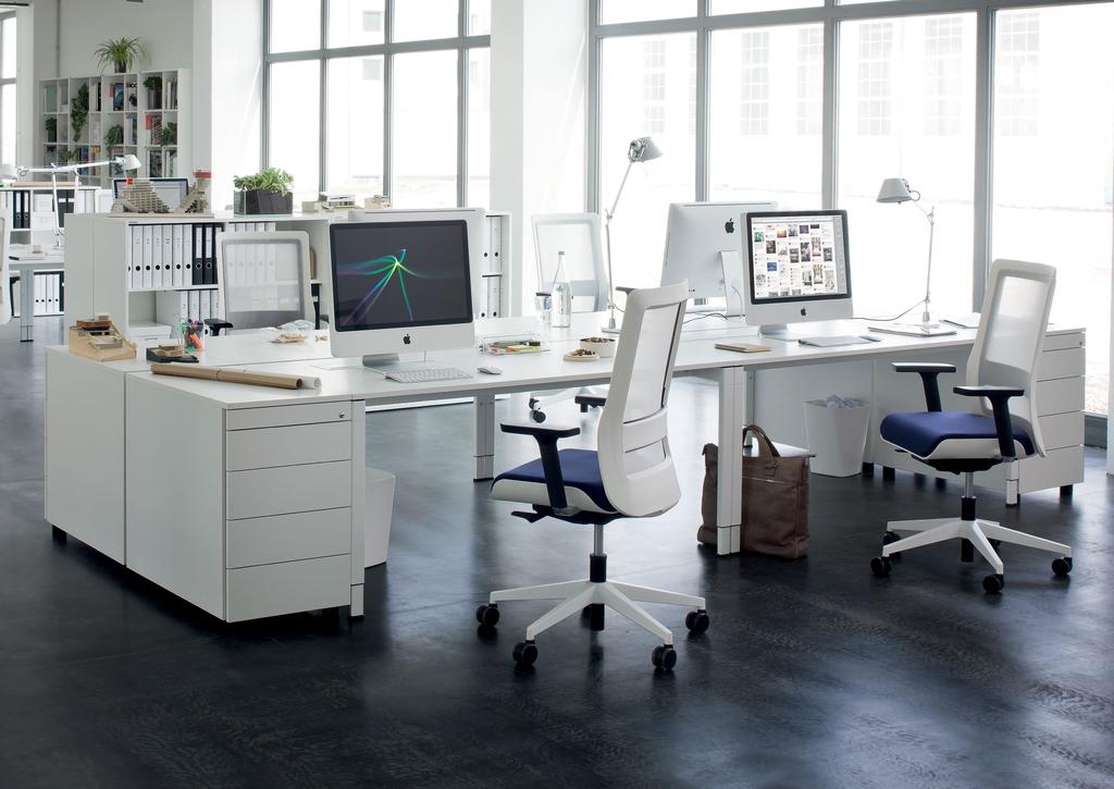 veron Design stolů veron je moderní a bez kudrlinek, vedení linií je měkčí a oblejší než je mnohdy obvyklé.