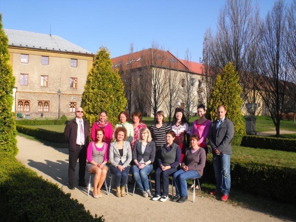 V. Zgažarová a Mgr. Zuzana Sucháčková, provdaná Trnečková. Nově nastoupil učitel tělocviku Bc. Richard Blaževič a učitelky Mgr. Michaela Maršálková s aprobací na 1. stupeň, Mgr.