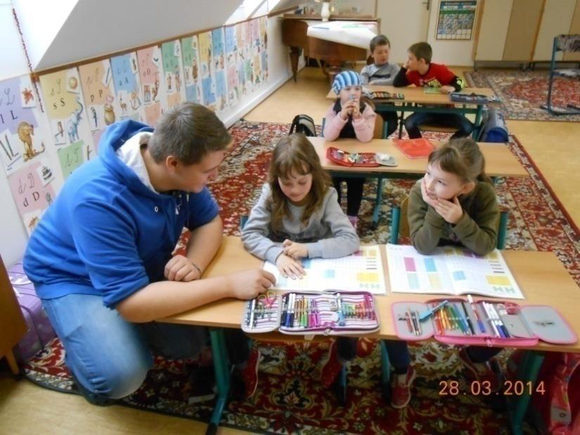 Nejčastěji si vybírají hodiny češtiny, tělocviku, angličtiny či přírodopisu. Na své hodiny se pečlivě připravují a vždy se velice snaží. Jak říkají sami, žáci na 1.