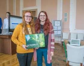Obrázek 4: English Scrabble Tournament Dne 16. 5. 2018 se uskutečnil na ZŠ Mládežnická již 15. ročník soutěže Jazyky hrou, při kterém ani tentokrát nechyběli studenti našeho gymnázia.
