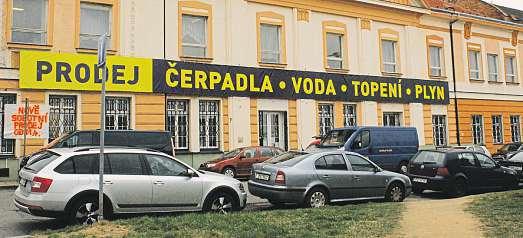 Kdysi jsem začínala zrzavým přelivem, pak následovaly různé experimenty a nevyhnula jsem se například ani tomu být modrovlasá, vzpomíná zpěvačka.