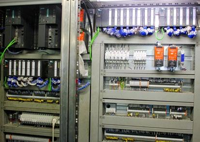 zarušení. Spojování optických kabelů je však náročnější na čas a odbornost. ROZVODNY Základním stavebním kamenem elektrozařízení jsou rozvodny.