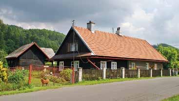 Jde o celistvě dochovanou ves s pravidelným ulicovým půdorysem a s významným souborem lidové architektury východosudetského typu.