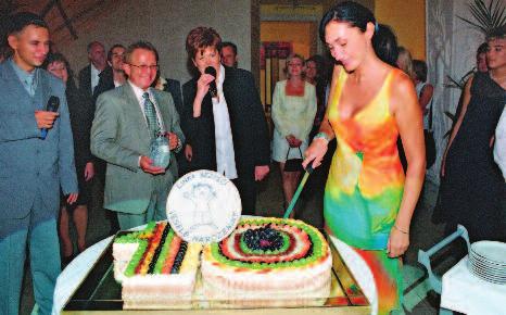 2002 Byly zahájeny projekty Podpora dětských práv a Práva dětí v soudním řízení. 2004 1. října 2004 Linka bezpečí oslavila své desáté narozeniny a stala se samostatnou organizací.