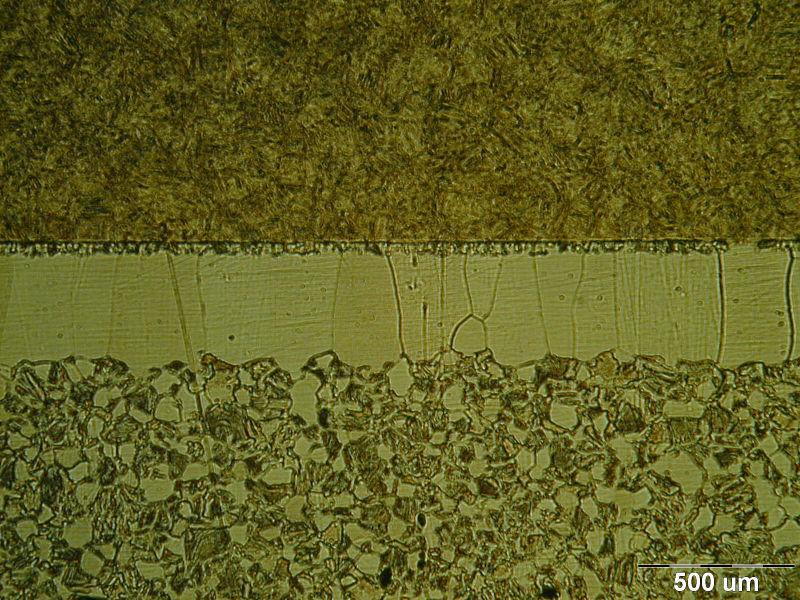 2a,b The example of carbon redistribution and structure changes in diffusion couple after diffusion anealling 800 /96h [1]. feritická oblast (obr. 2a,b). Z fázových diagramů (obr.