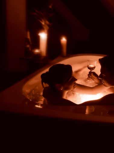 Vana LoveStory Atomic Vany U systému Atomic i Atomic Plus je ve vaně umístěno: 16 hydromasážních trysek chromoterapie elektronické ovládání LoveStory Atomic Systém Atomic Plus navíc obsahuje:
