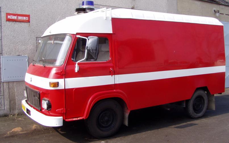 ROK 2002 Hasičský ples se konal 23. února 2002. Na schůzi v měsíci únoru (24.) složil funkci velitele sboru pan Josef Koudelka a novým velitelem byl zvolen pan Martin Němeček. Na členské schůzi 8.