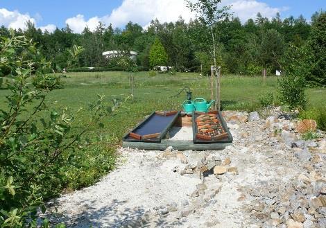 5, Přírodovědné muzeum Semenec Těžištěm naší činnosti je provozování, údržba a rozvoj areálu Přírodovědného muzea Semenec, na Semenci v Týně nad Vltavou.