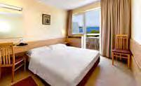 CHORVATSKO Istrie Hotel DELFIN **» Poreč 15 m Popis: Oblíbený hotelový komplex na mořském břehu se nachází v upravovaném lesoparku. Pokoje jsou jednoduše, ale účelně vybaveny.