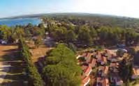 CHORVATSKO Istrie Rekreační komplex BRIONI ***» Štinjan 180 m Popis: Mobilhomy v rezortu mezi Pulou a Fažanou, s výhledem na Národní park Brioni.
