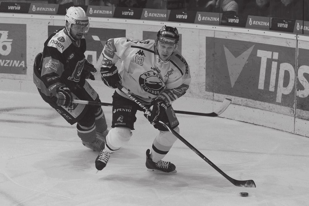 Změny v kádru ÚTOČNÍK JAKUB ČERNÝ KONČÍ V LITVÍNOVĚ, MÍŘÍ DO KARLOVÝCH VARŮ Jakub Černý už v Litvínově pokračovat nebude.