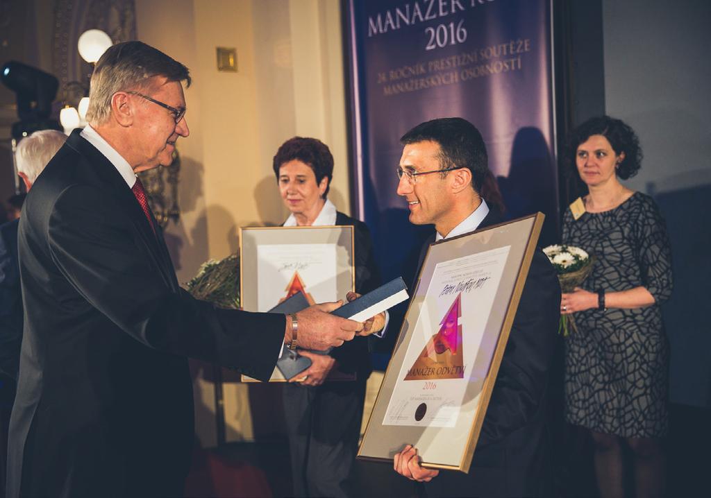 Mohlo by se zdát, že je workoholik, ale přísně si hlídá svou životní rovnováhu (racio, tělo a emoce): Když udržuji rovnováhu mezi prací, fyzickou aktivitou a emocemi, cítím na sobě, že jsem
