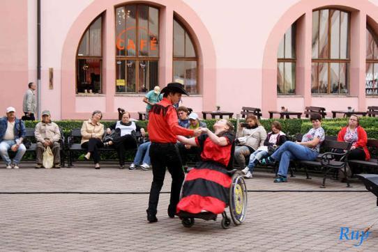 4. Kalendárium V září se poprvé po třinácti letech neuskutečnil Cumbajšpíl, česko německý festival zaměřený zejména na místní hudebníky z české a německé strany Krušných hor.