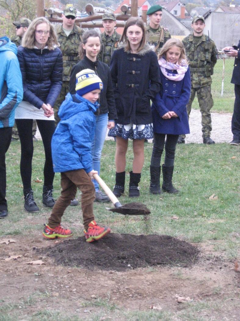 všech tří pěveckých sborů a proslov pana