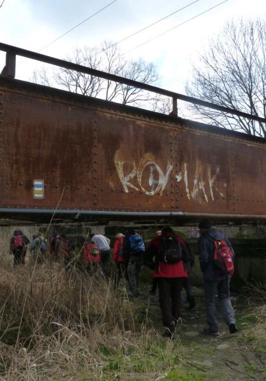 Studénka Jistebník Polanka nad Odrou 26.3.2017 Ani změna času neodradila turisty od pravidelného nedělního výletu, a tak se nás na nádraží ve Studénce sešlo opravdu hodně.