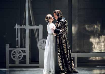 sbor), Veronika Holbová (Lucia) Jorge Garza (Mužský sbor),
