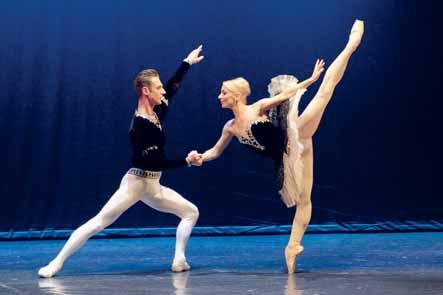 (fragment) Choreografie Krzysztof Pastor Hudba Kurt Weill Tančí Aleksandra Liashenko (Ballett der Staatsoper Hannover, Německo) Maksim Woitiul (Polski Balet Narodowy, Polsko první sólista) TANEČNÍ