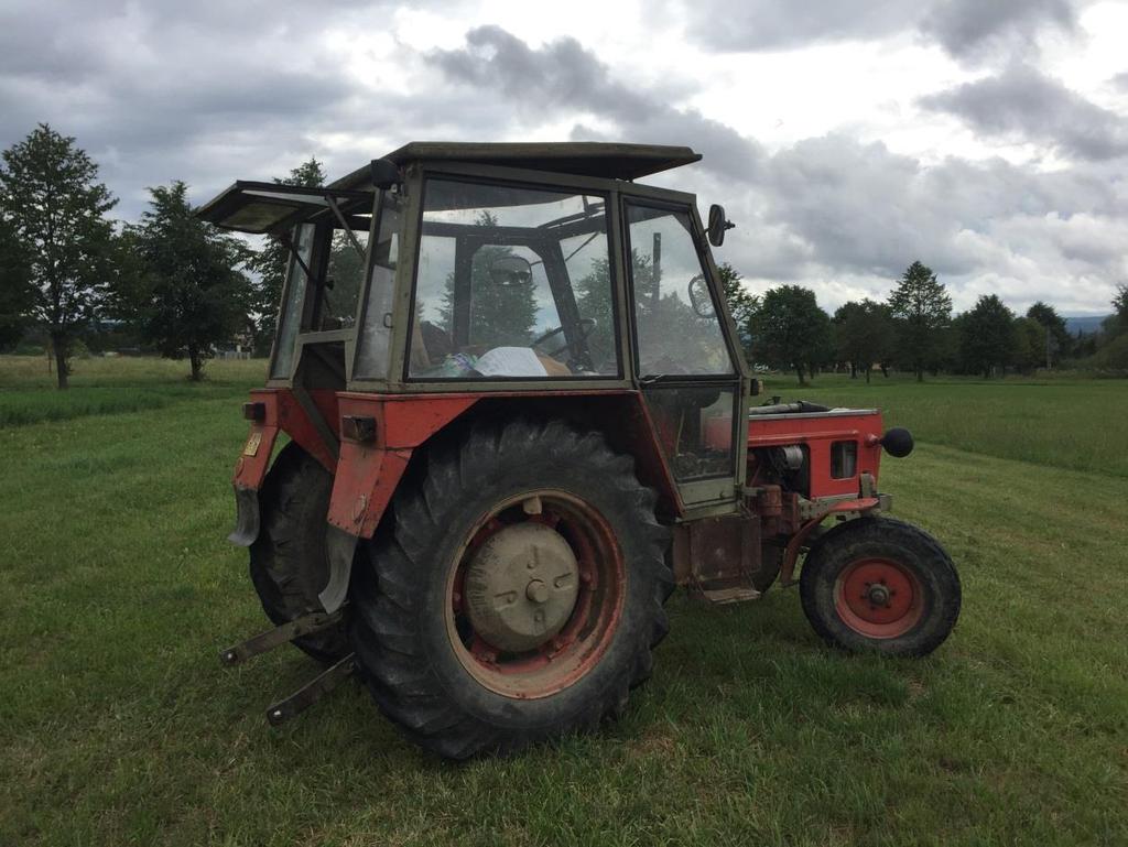 Obrázek 28 Traktor