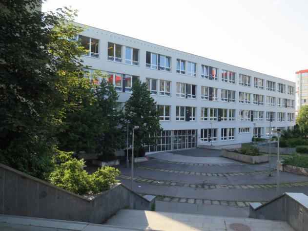 3/ ZŠ Vybíralova, Praha 14 Černý Most Projekt: 2017 Výstavba r. 1991 1993 + rekonstrukce r.