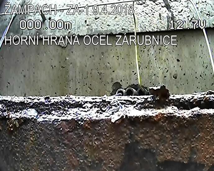 15 3.2.2. VÝSLEDEK TV PROHLÍDKY VRTU ZA-1 ŽAMPACH Vrt byl po vytěžení ponorného čerpadla prohlédnut TV kamerou dne 9.4.2018.