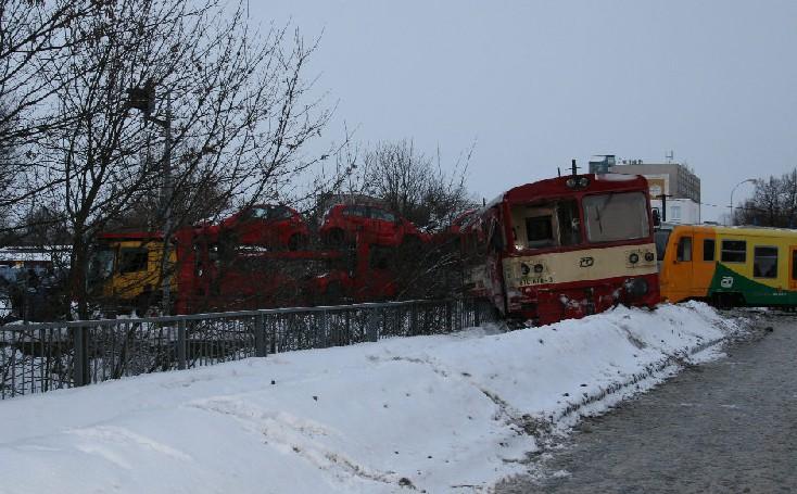 Foto 3: Pohled na vykolejené
