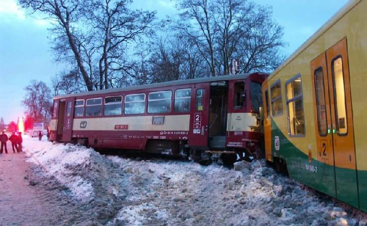 Foto 5: Vykolejené