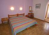 Studia a apartmány jsou vybaveny kuchyňským koutem (včetně vařiče, základního nádobí a ledničky), sprchou, WC,