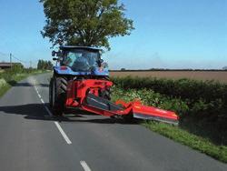 Grâce à nos entrepôts KUHN PARTS, les agriculteurs silným partnerům se můžete spolehnout na včasnou a rychlou dodávku náhradních dílů za všech bénéficient de notre assistance client