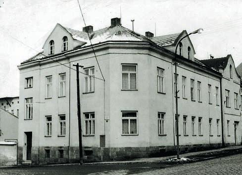 Antonín Sychra, velkovýroba oděvů a uniforem, Havlíčkova 334 Výroba stejnokrojů a civilních obleků, 1910 1924.