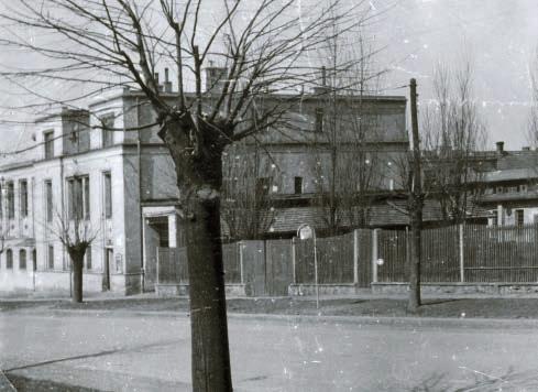 Hans Oldag, továrna na oděvy, dříve Bratři Ticho, Sokolská 270 (pohled z dnešní Jiráskovy ulice) 1944 1948