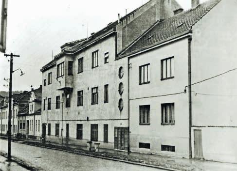 Arnold Nussbaum a Mořic Goldmann, pánská a dámská konfekce, Havlíčkova 294, 1931 1941.